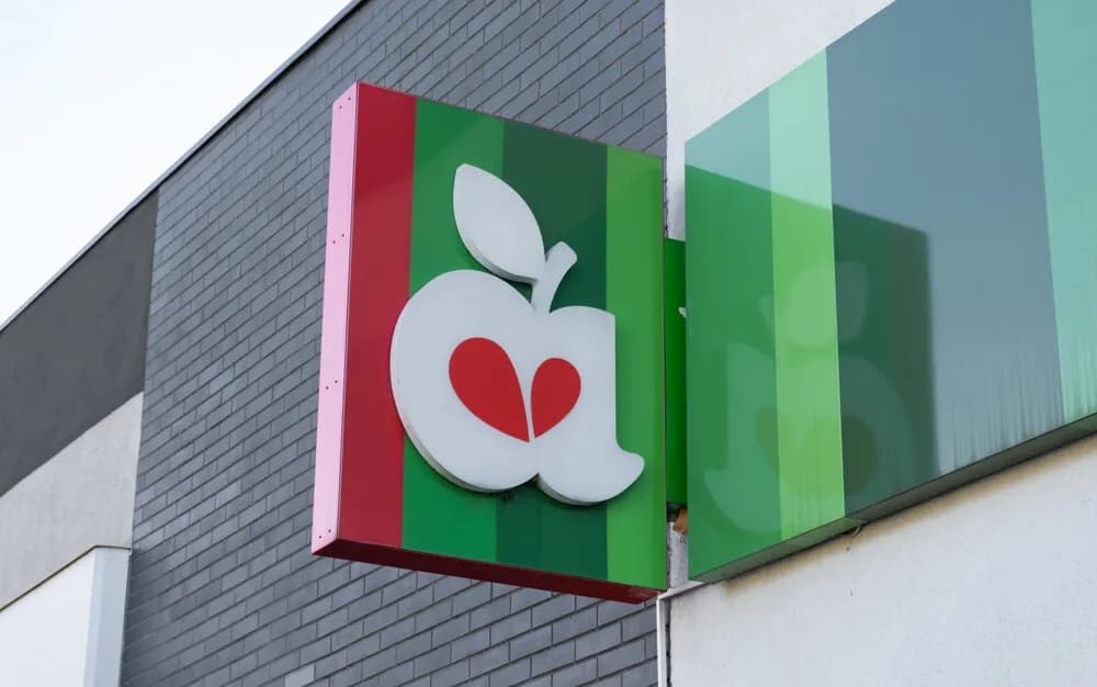 Jak zainstalować aplikację Delikatesy Centrum i uniknąć problemów